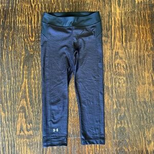 Women Under Armour compression capris - size small - excellent condition